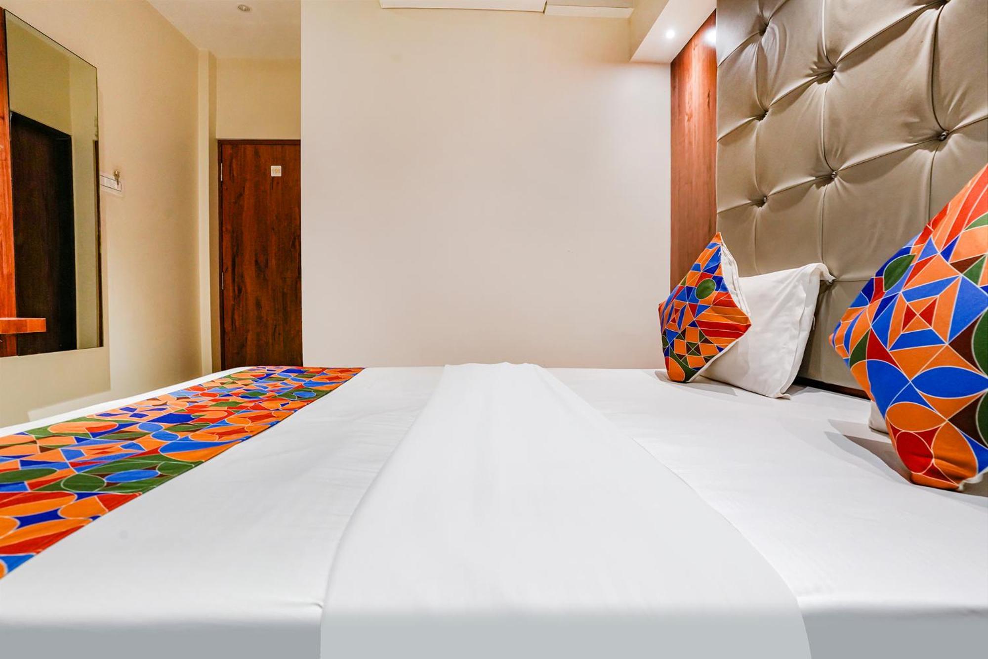 Fabexpress Utsav Residency - Nr Panvel Hotel Jāmb Екстериор снимка